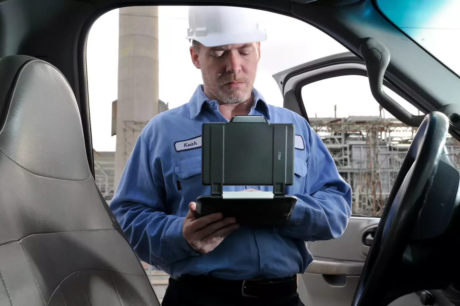 WATERPROOF CASES FOR ENGINEERING FIELDWORK : SAFEGUARDING EQUIPMENT FROM MOISTURE  DAMAGE IN WET ENVIRONMENT